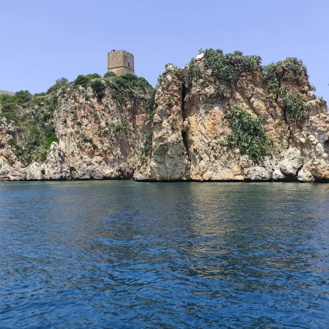Golden House Lägenhet Castellammare del Golfo Exteriör bild