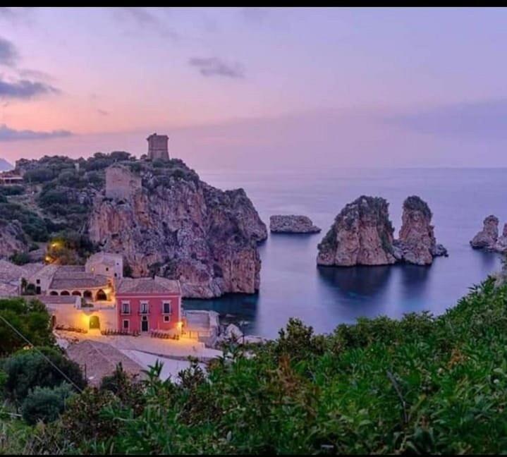 Golden House Lägenhet Castellammare del Golfo Exteriör bild